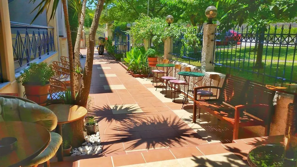 Hotel Giorgio Kallithea Halkidikis 0*, Kallithea (Chalkidiki) Yunanistan